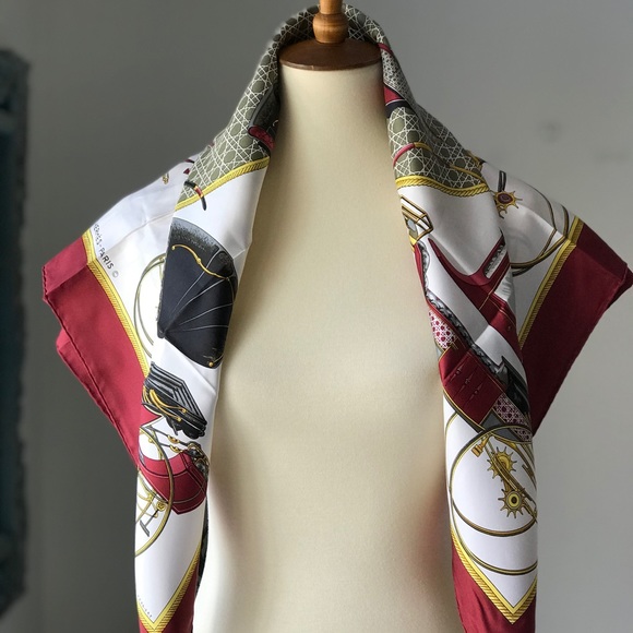 SOLD ⛄️ New Authentic Hermes 100% Silk Scarf - Picture 4 of 16